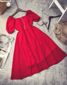 Đầm đỏ xòe vải lưới tay phồng