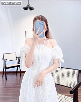 Đầm ren bi nữ cổ yếm màu trắng - VD5630