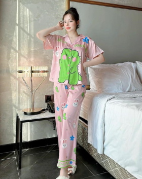 Đồ bộ pijama nữ tay ngắn quần dài in hoạt hình - DBO992