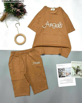 Đồ bộ quần lửng áo tay ngắn màu trơn in chữ angels - DBO2205