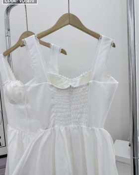 Đầm trắng 2 dây viền ren xếp nơ ngực tùng xoè phối ren lưới - VD5870