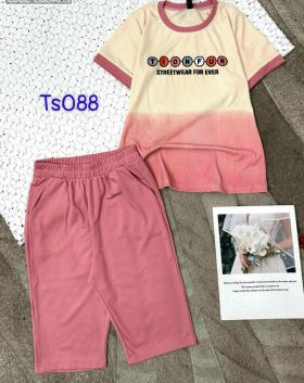 Đồ bộ quần lửng màu của line áo tay ngắn in chữ TIONFUN - DBO4675