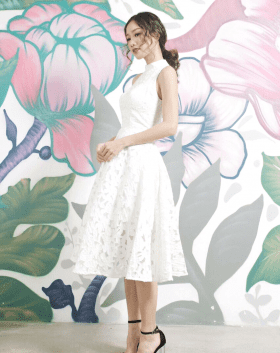 Đầm trắng nữ ren xòe